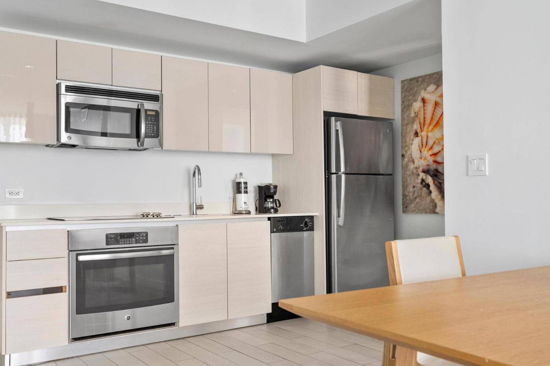 Modern One Bedroom Rental At Beach Walk Resort Miami 18Th Floor Hallandale Beach Eksteriør billede